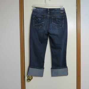 Silver Jeans Women’s Size W26 Suki Capri Mid Rise Medium Wash Distressed Worn